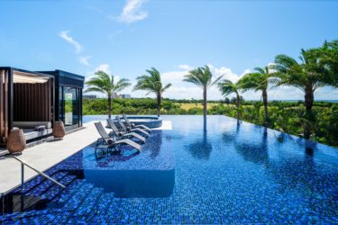 ノッチ夫妻も感動！「seven x seven 石垣」で味わう南国リゾートの極上ステイ【DayDay紹介】