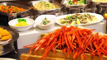 「Nスタで話題！春日居びゅーほてるのカニ食べ放題で贅沢バイキング宿泊」